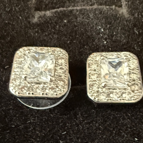 Elegant Silver Stud Earrings - Picture 2 of 8